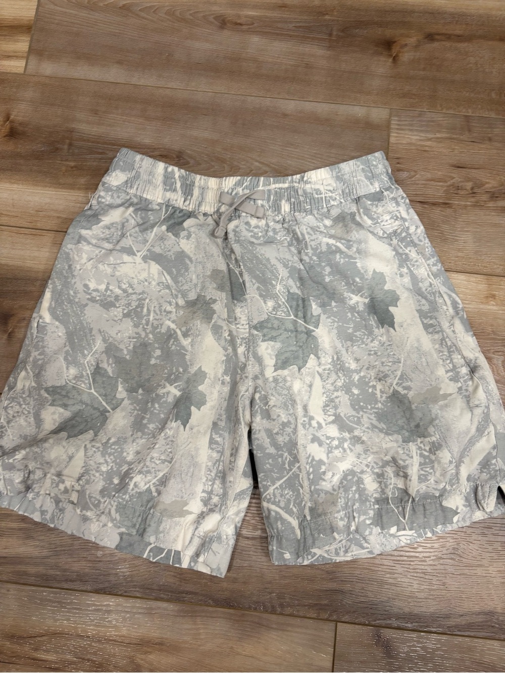 abercrombie kids Gray and Cream Leaf-Print Drawstring Shorts
